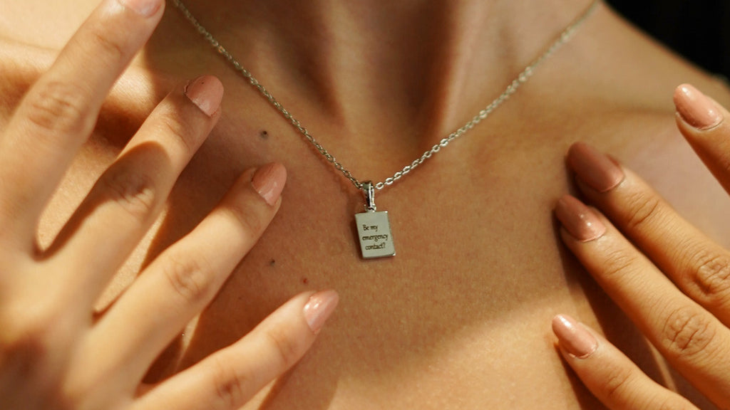 customised engravable pendant 